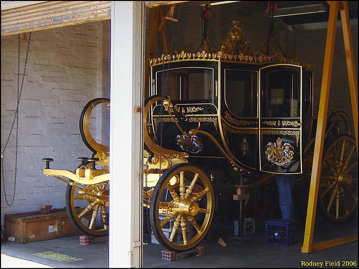 RoyalCoach02.jpg