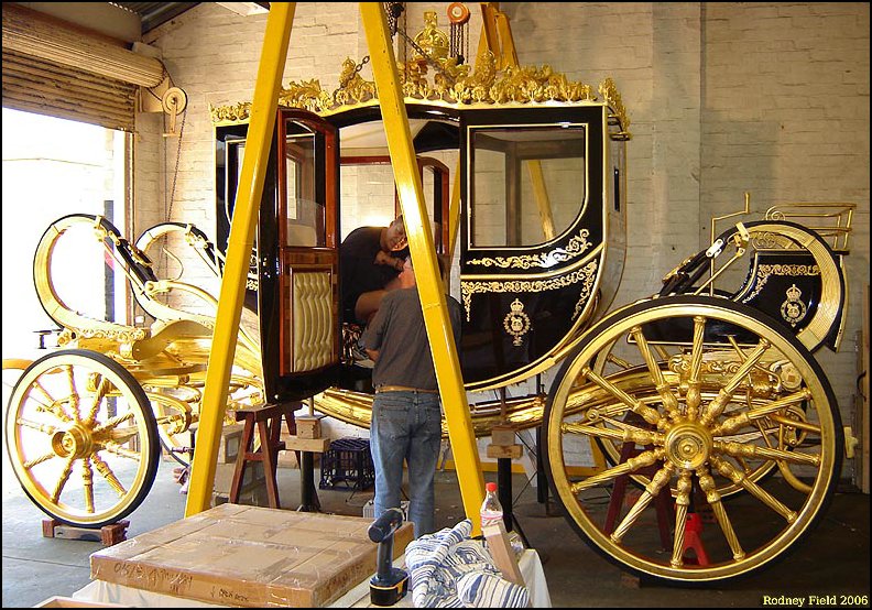 RoyalCoach03.jpg