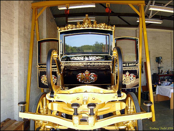 RoyalCoach04.jpg