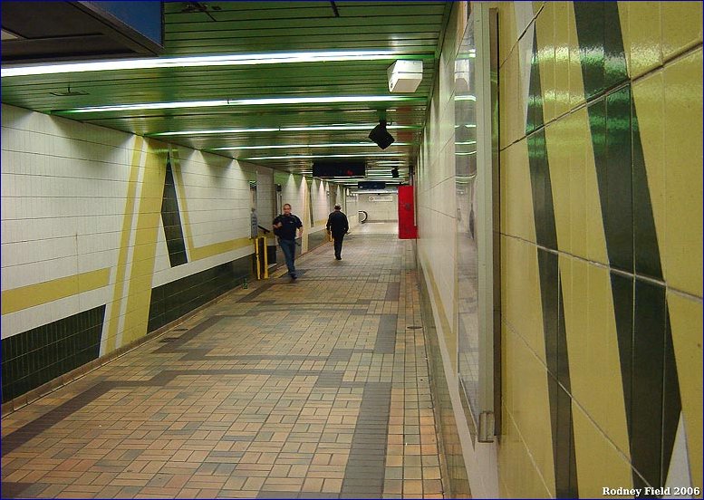 03_tunnel_underStation.jpg